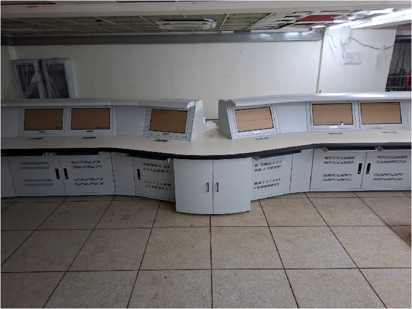 Console desk - Airport Terminal 3